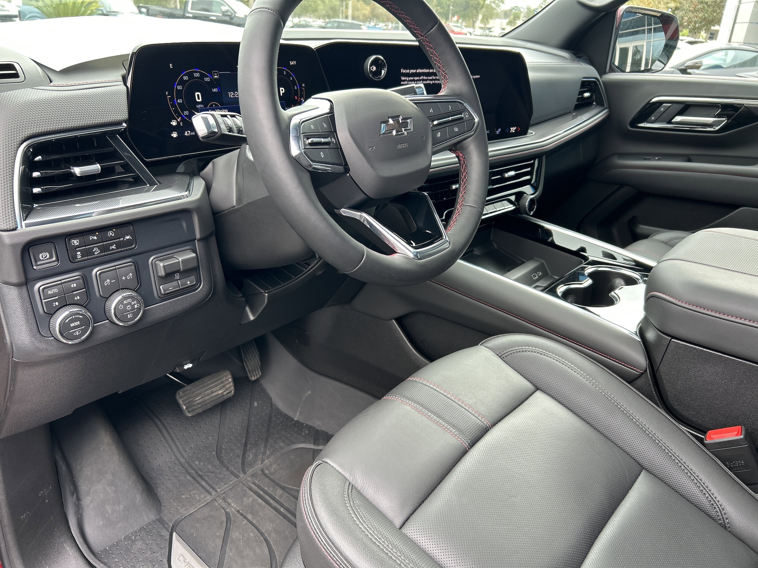 2025 Chevrolet Suburban RST - Photo 29