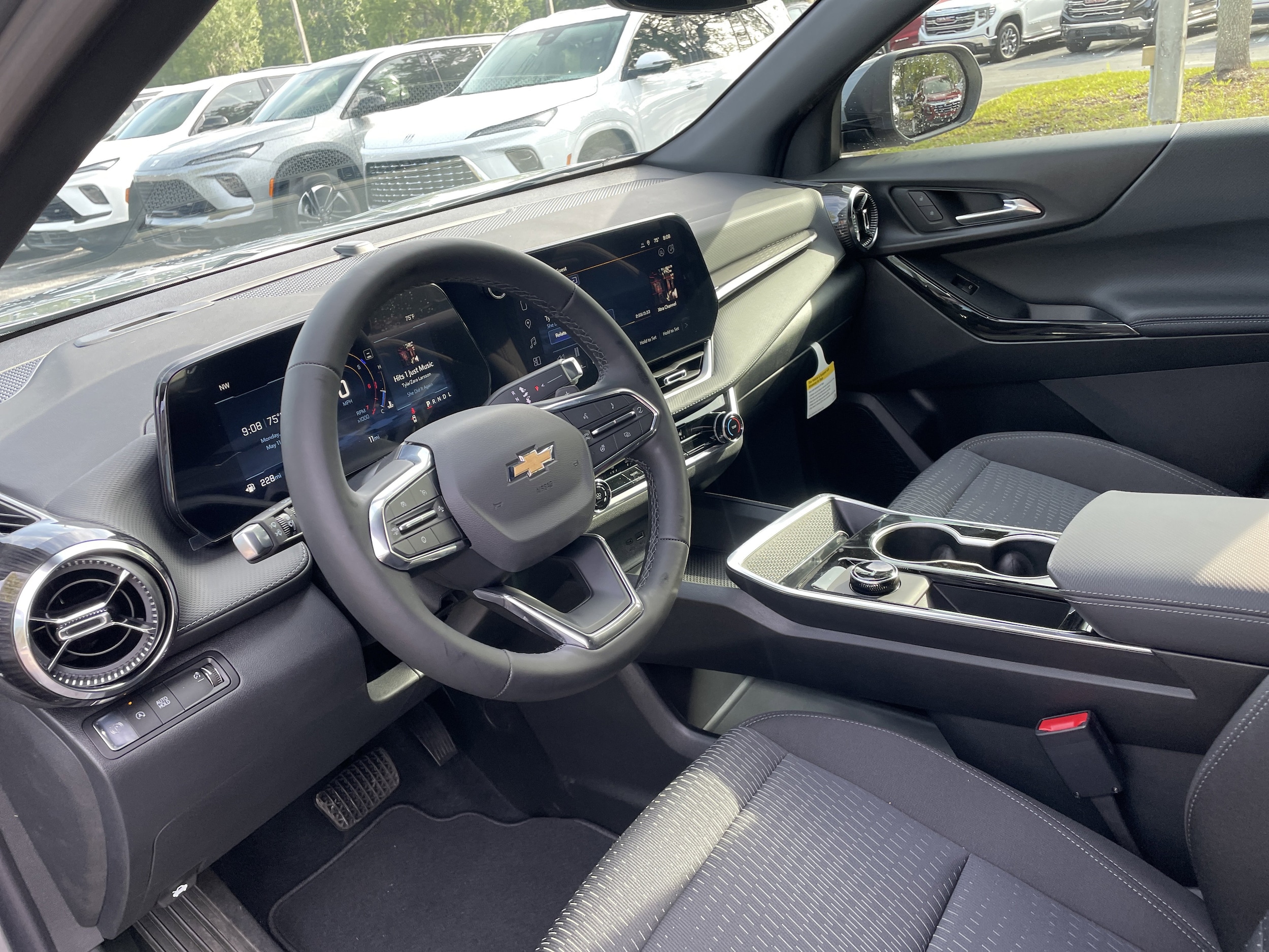 2026 Chevrolet Equinox LT - Photo 13