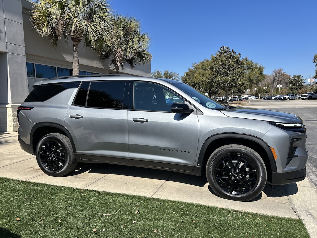 Used 2026 Chevrolet Traverse LT SUV