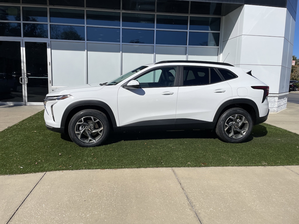 New 2026 Chevrolet Trax LT SUV