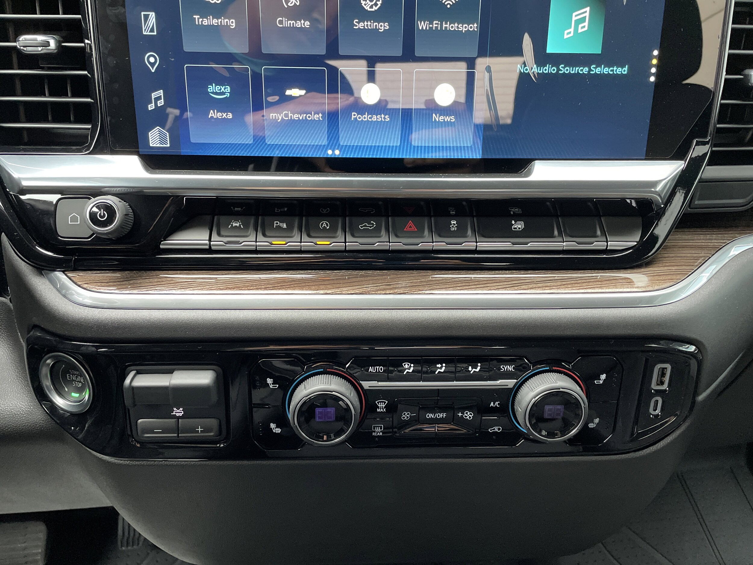 2025 Chevrolet Silverado 1500 LT - Photo 26