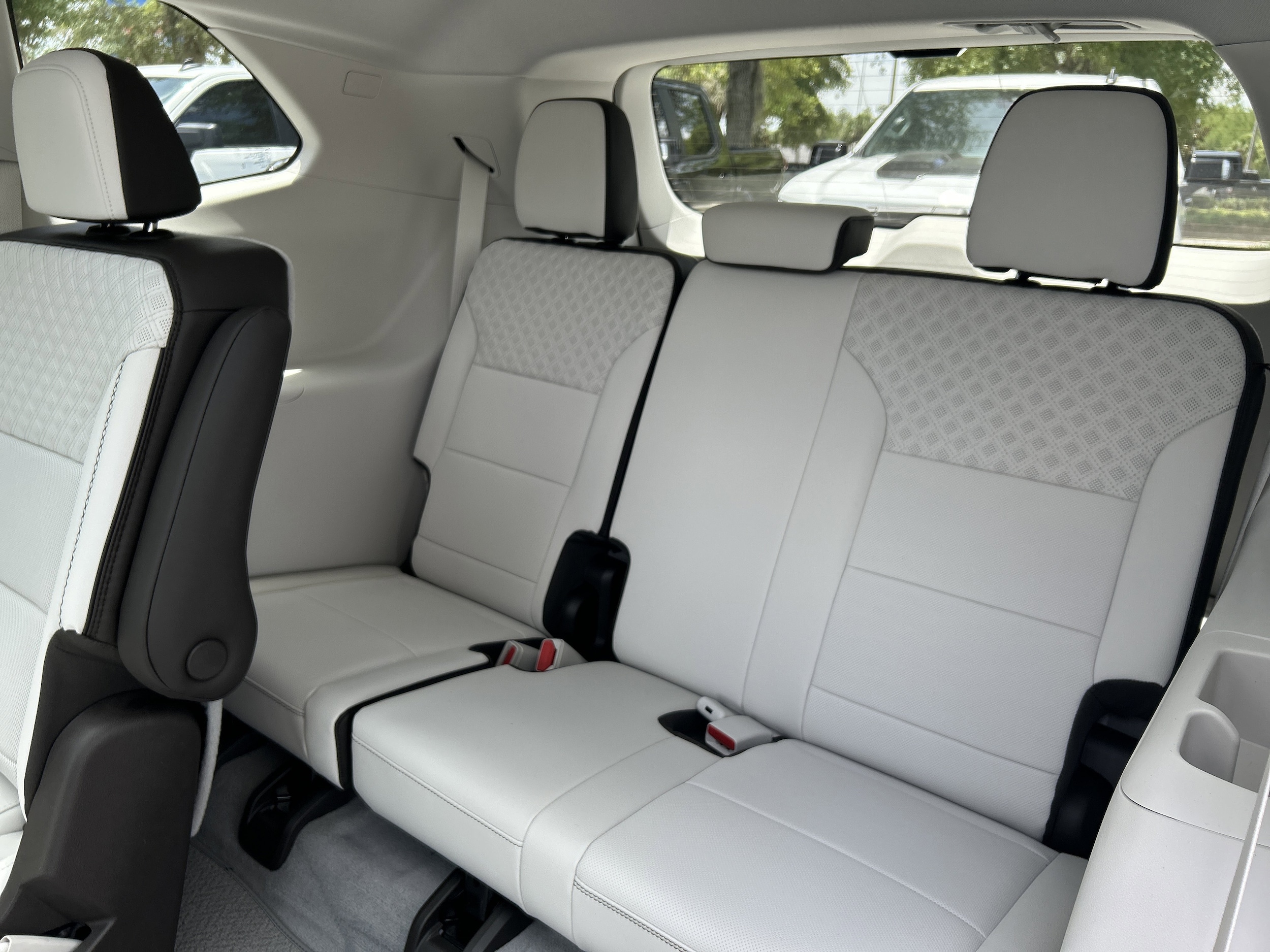 2026 GMC Acadia Denali - Photo 37