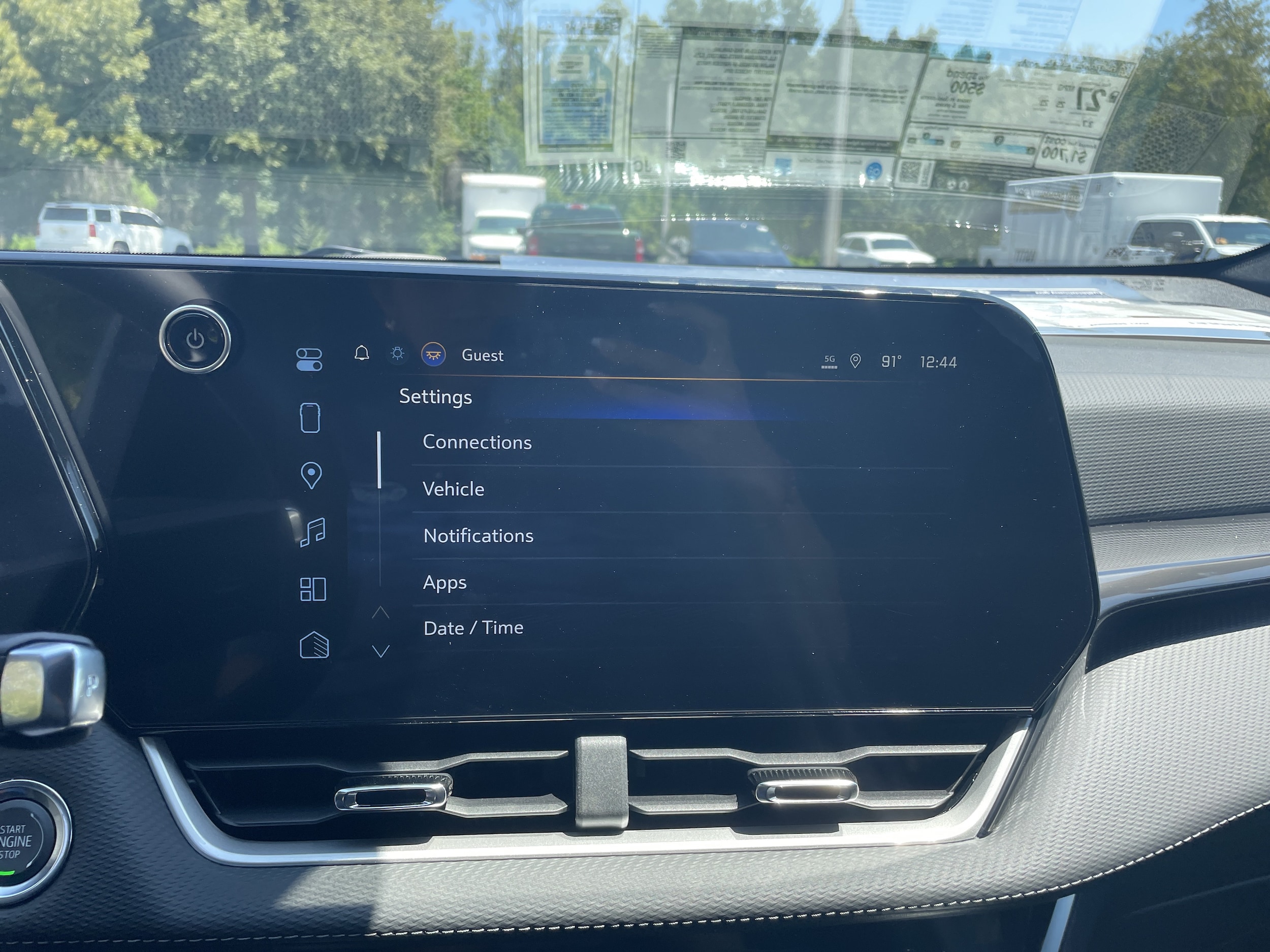 2027 Chevrolet Equinox LT - Photo 23