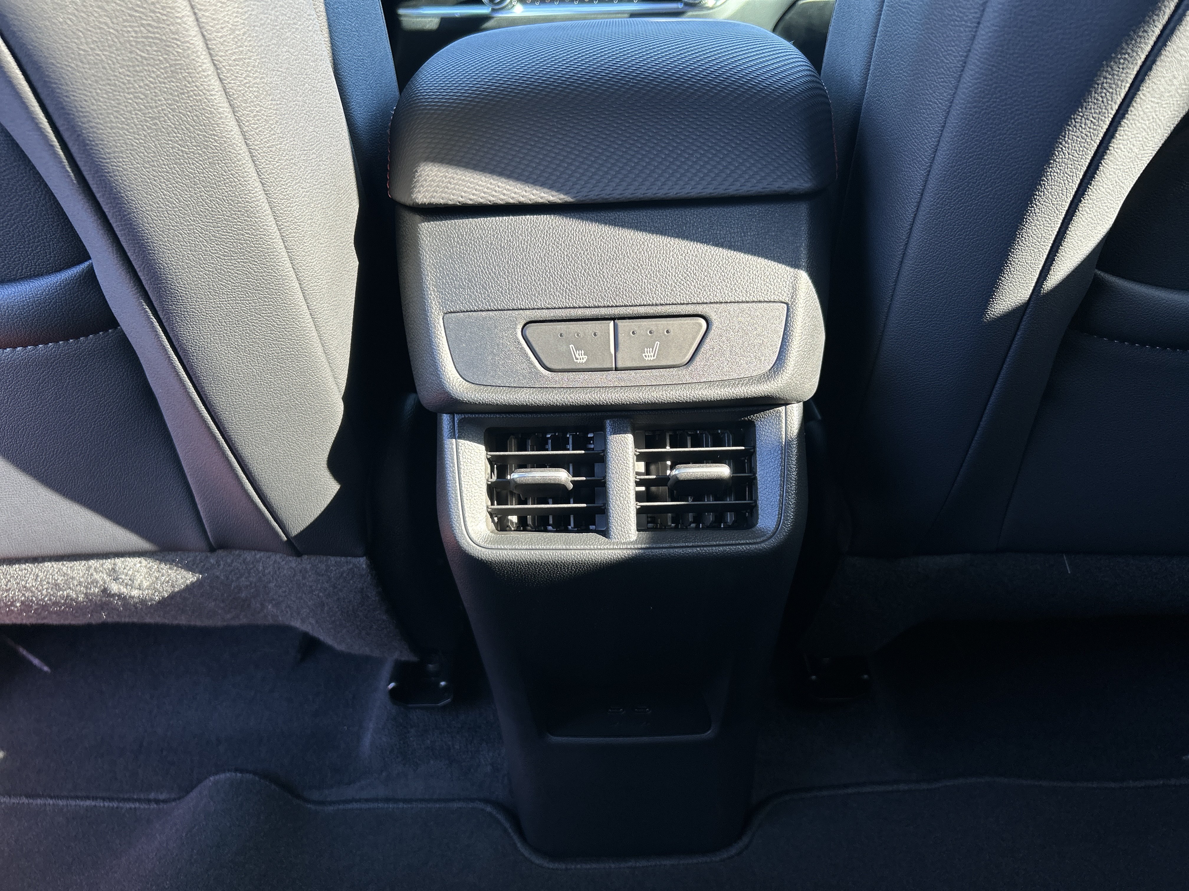 2027 Chevrolet Equinox RS - Photo 33
