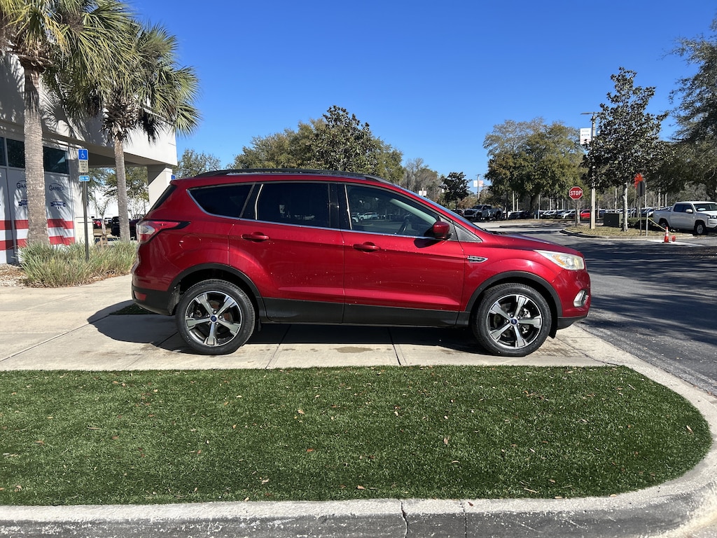 Used 2017 Ford Escape SE SUV
