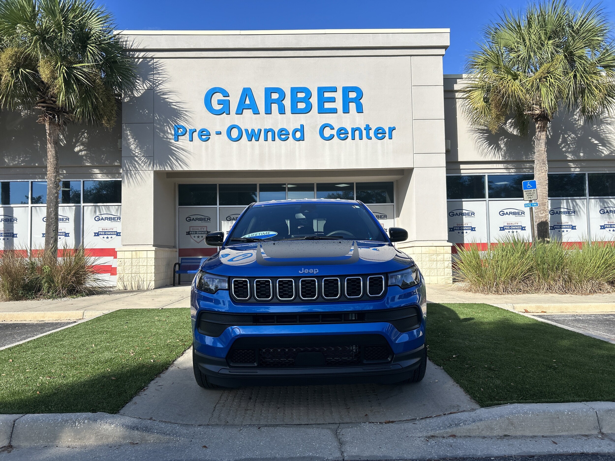 2025 Jeep Compass Sport photo 2