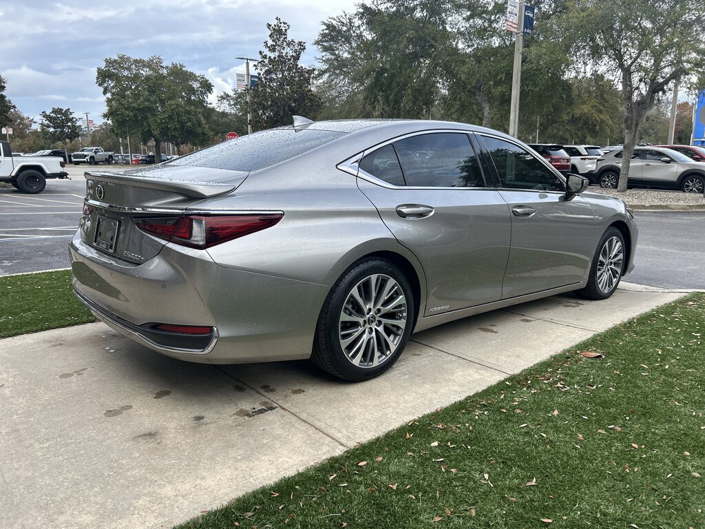 Used 2019 Lexus ES 300h Sedan