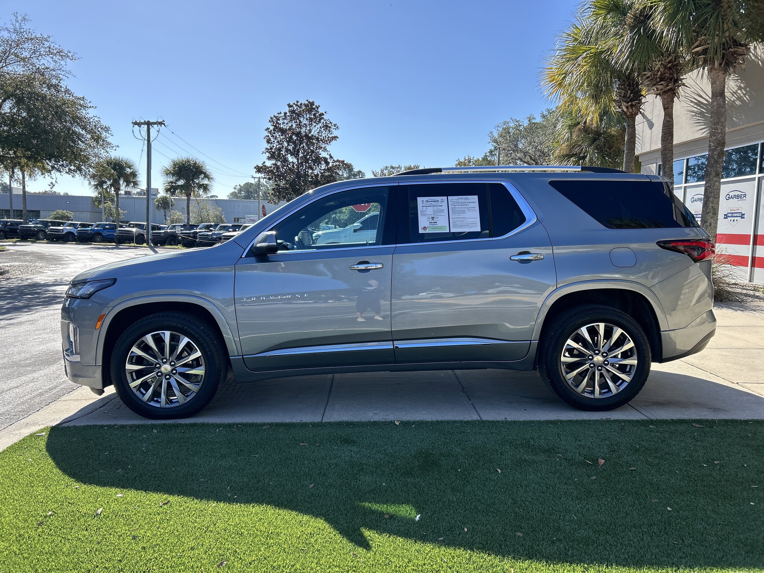 2023 Chevrolet Traverse Premier photo 3