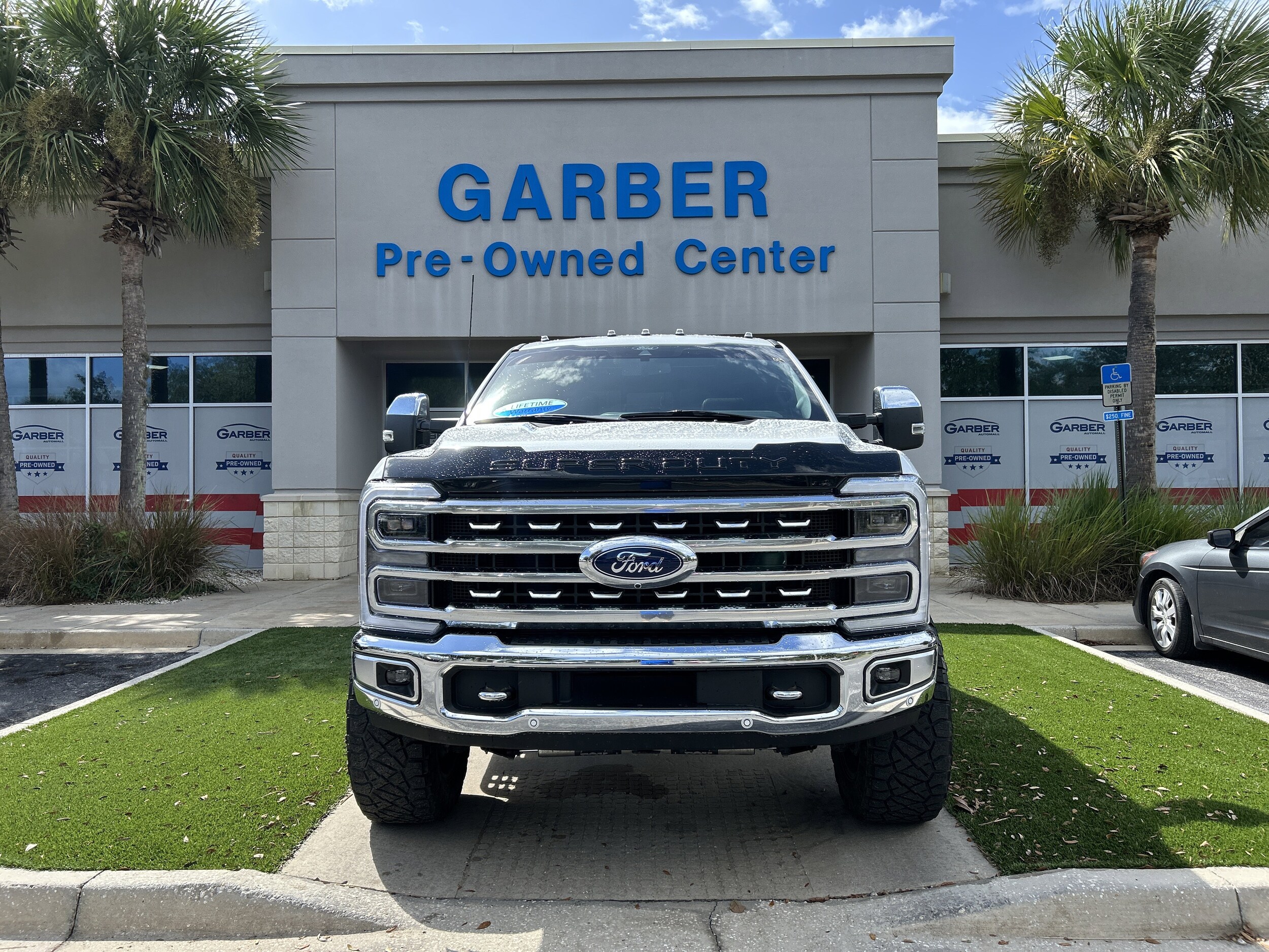 2024 Ford F-350 Platinum photo 2