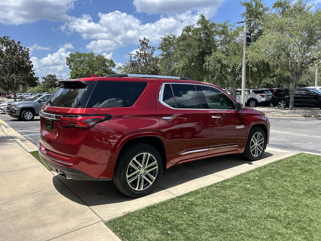 Used 2023 Chevrolet Traverse High Country SUV