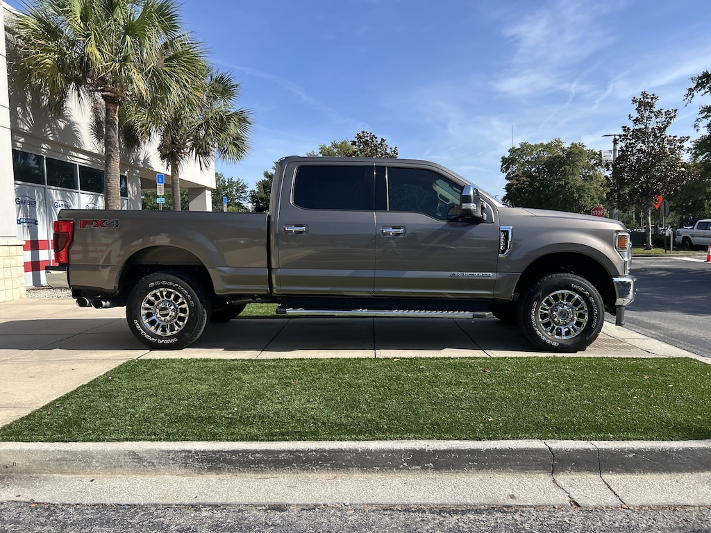 Used 2020 Ford F-250SD Lariat Truck Crew Cab