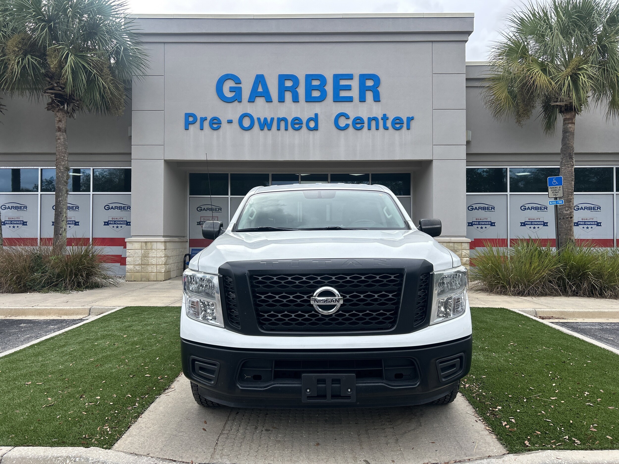 2018 Nissan Titan S photo 2