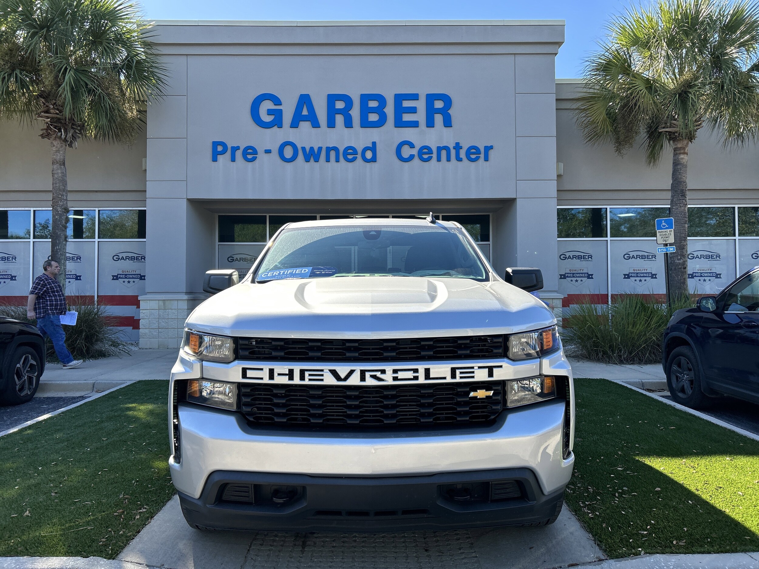 2022 Chevrolet Silverado 1500 Custom photo 2