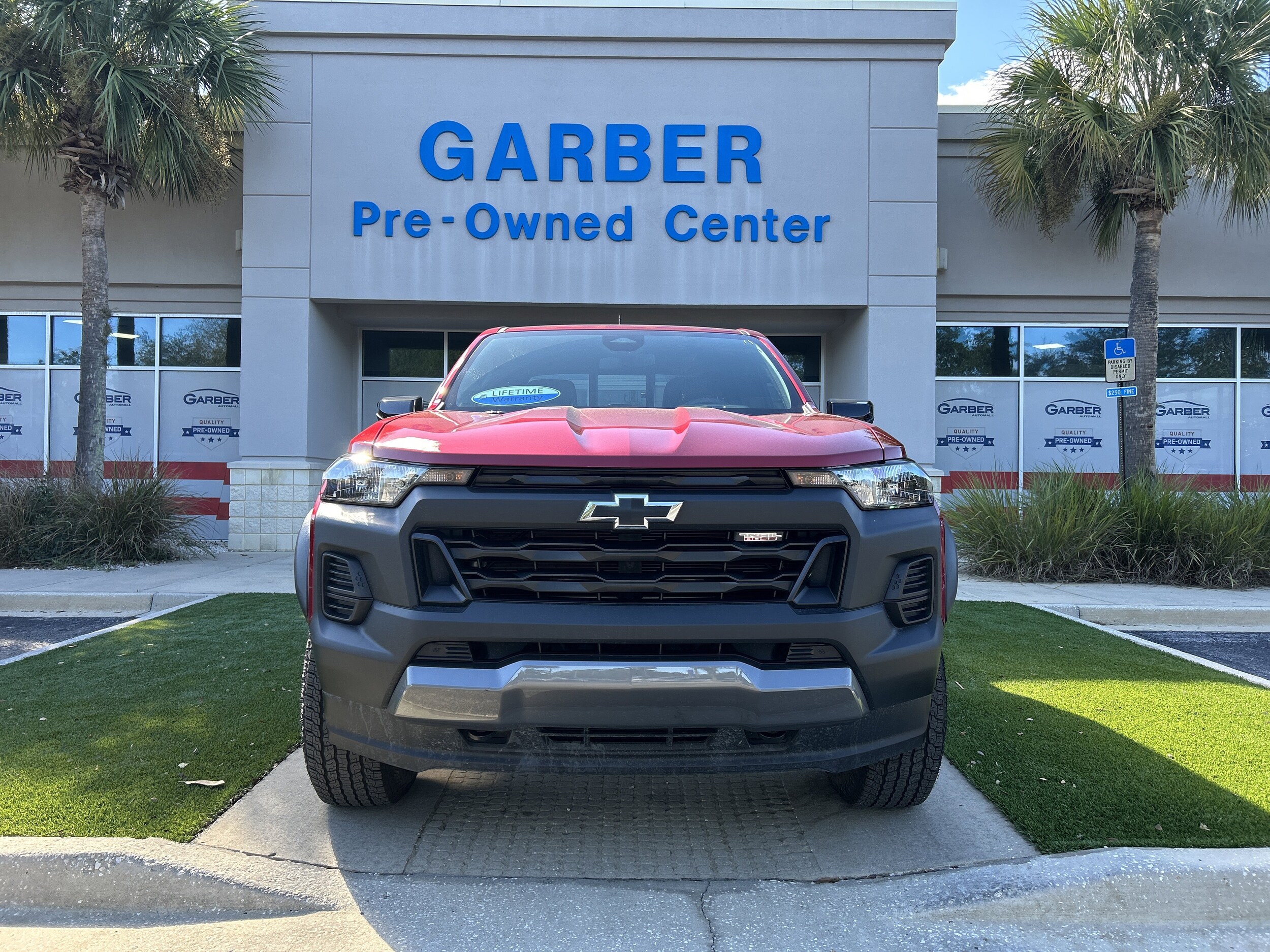 2024 Chevrolet Colorado Trail Boss photo 2