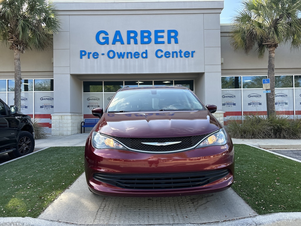 Used 2017 Chrysler Pacifica Touring Van