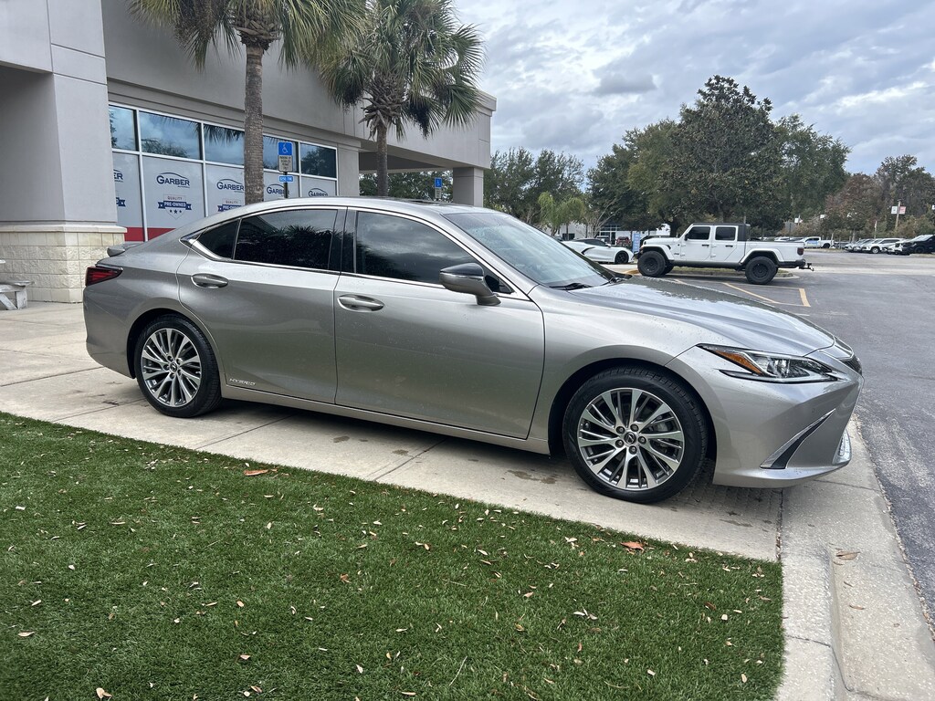 Used 2019 Lexus ES 300h Sedan