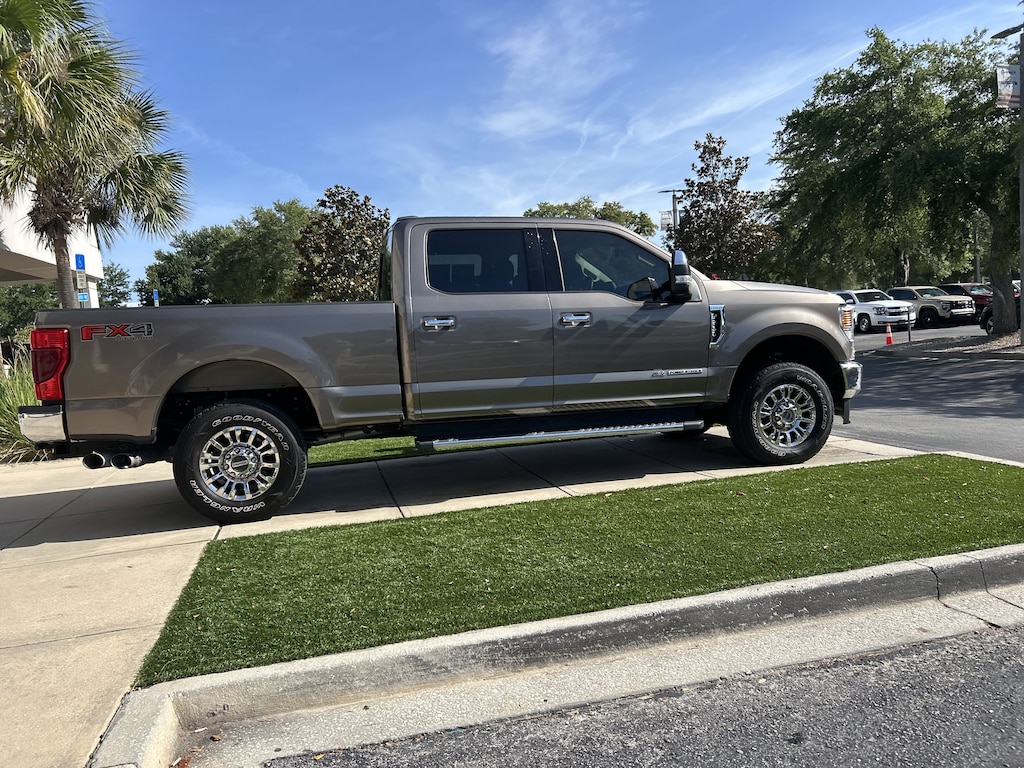 Used 2020 Ford F-250SD Lariat Truck Crew Cab