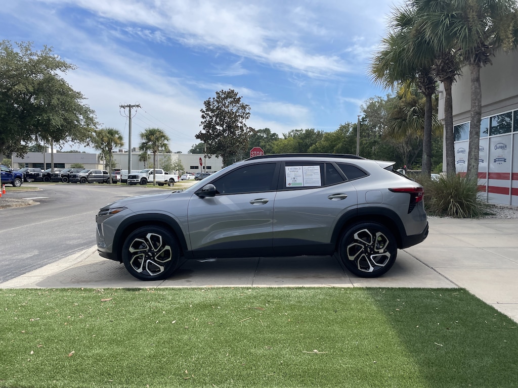 Used 2025 Chevrolet Trax 2RS SUV