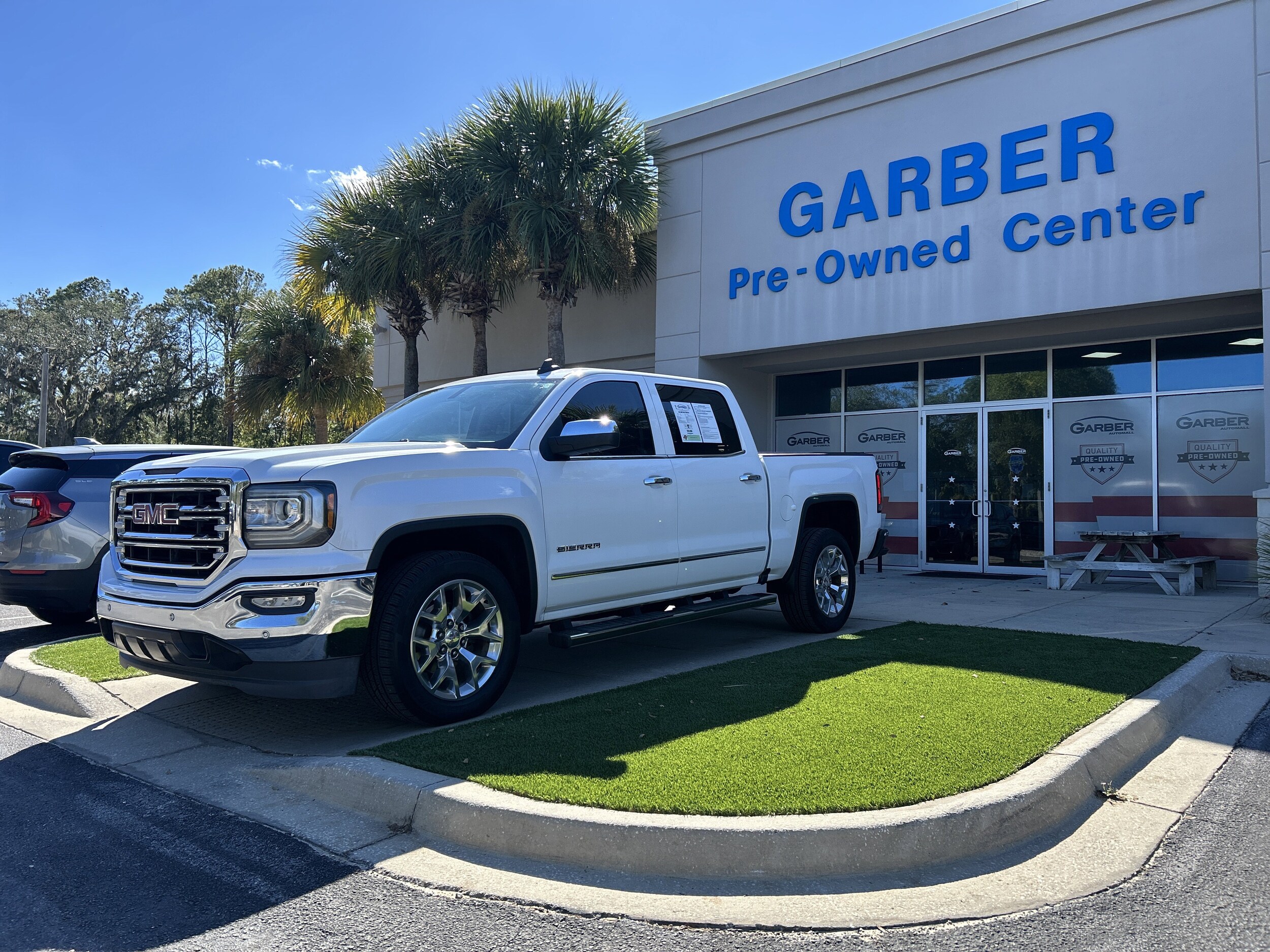 2017 Gmc Sierra 1500 SLT photo 3