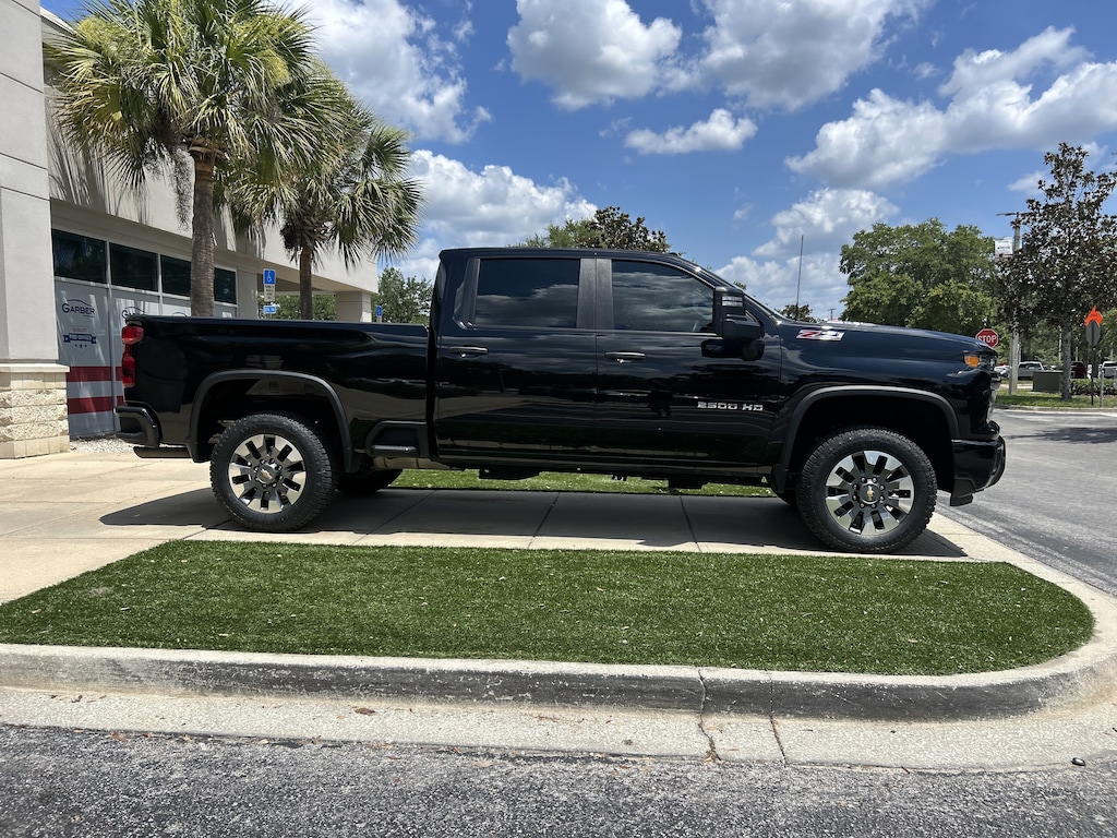 Used 2025 Chevrolet Silverado 2500HD Custom Truck Crew Cab