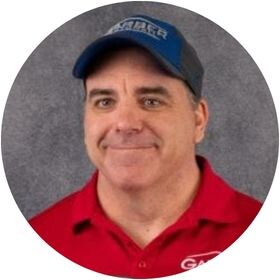 Staff member Damian Niemeyer from ID_b68a17e8dfa8