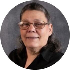 Staff member Connie Stallings from ID_5a919808c90e