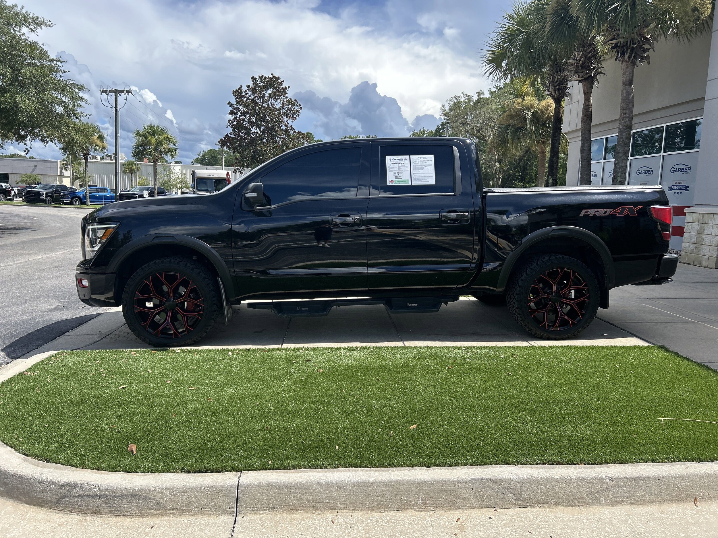 2023 Nissan Titan PRO-4X photo 4