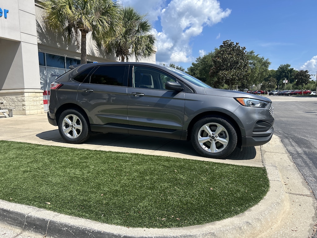 Used 2024 Ford Edge SE SUV