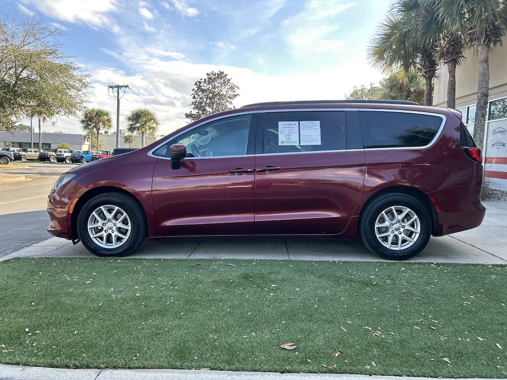 Used 2017 Chrysler Pacifica Touring Van