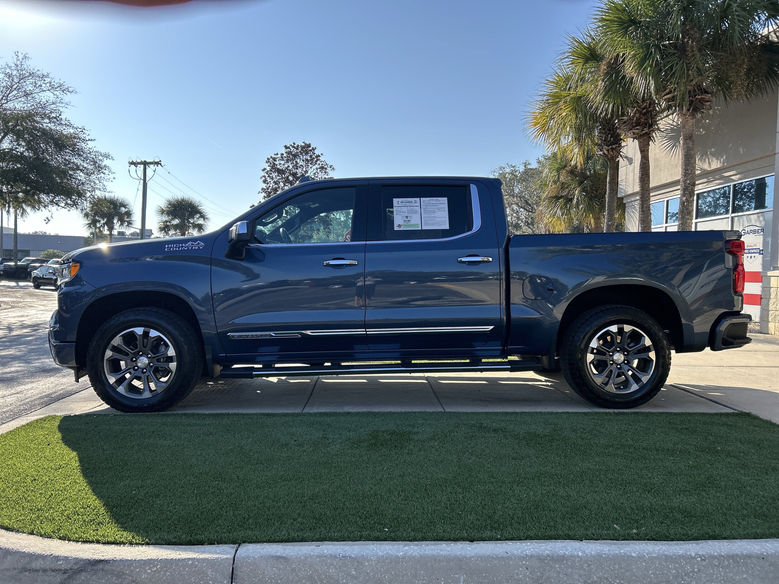 2024 Chevrolet Silverado 1500 High Country photo 3