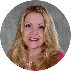 Staff member Linette Roselli from ID_c2acb9