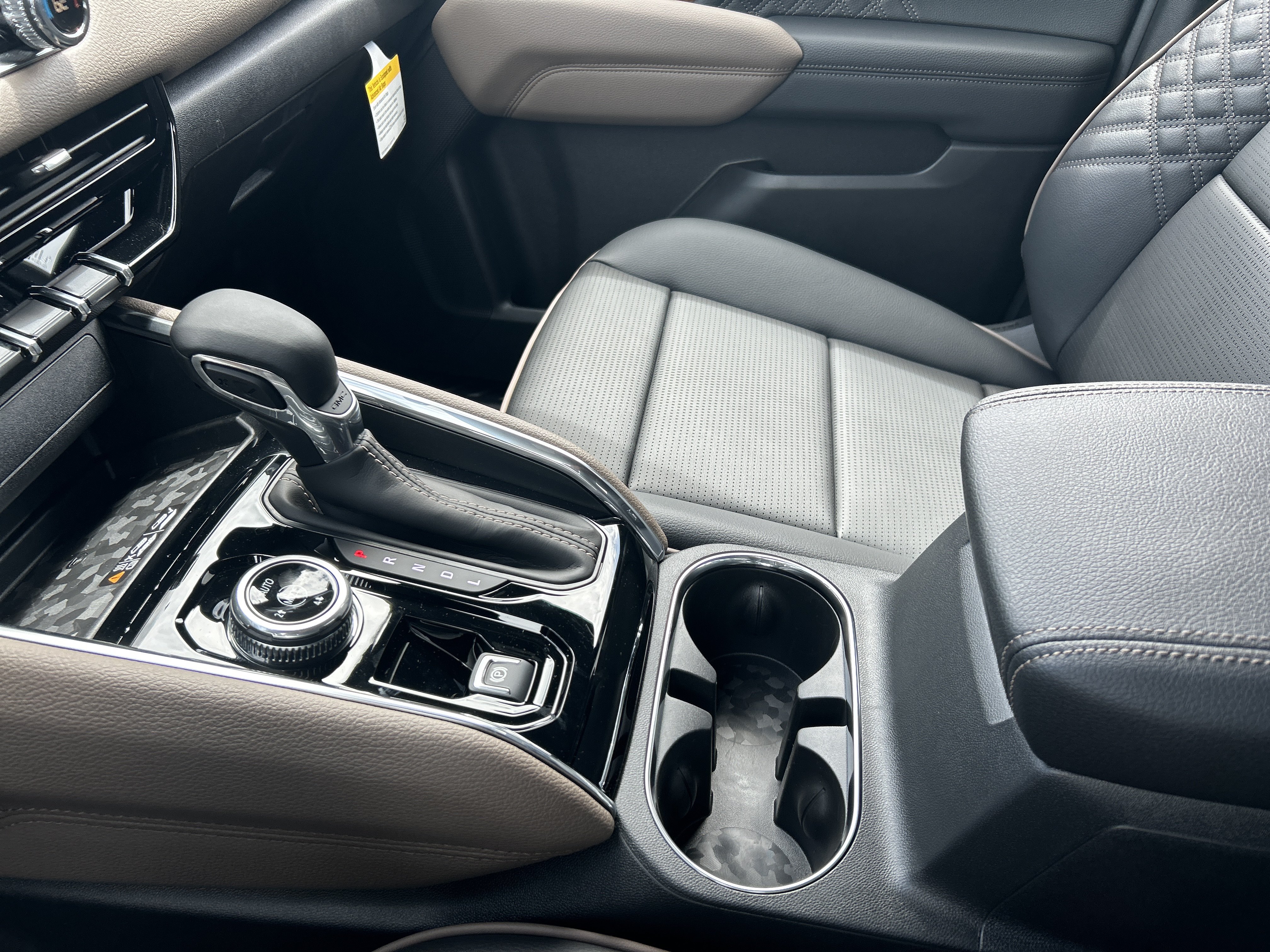 2026 GMC Canyon Denali - Photo 24