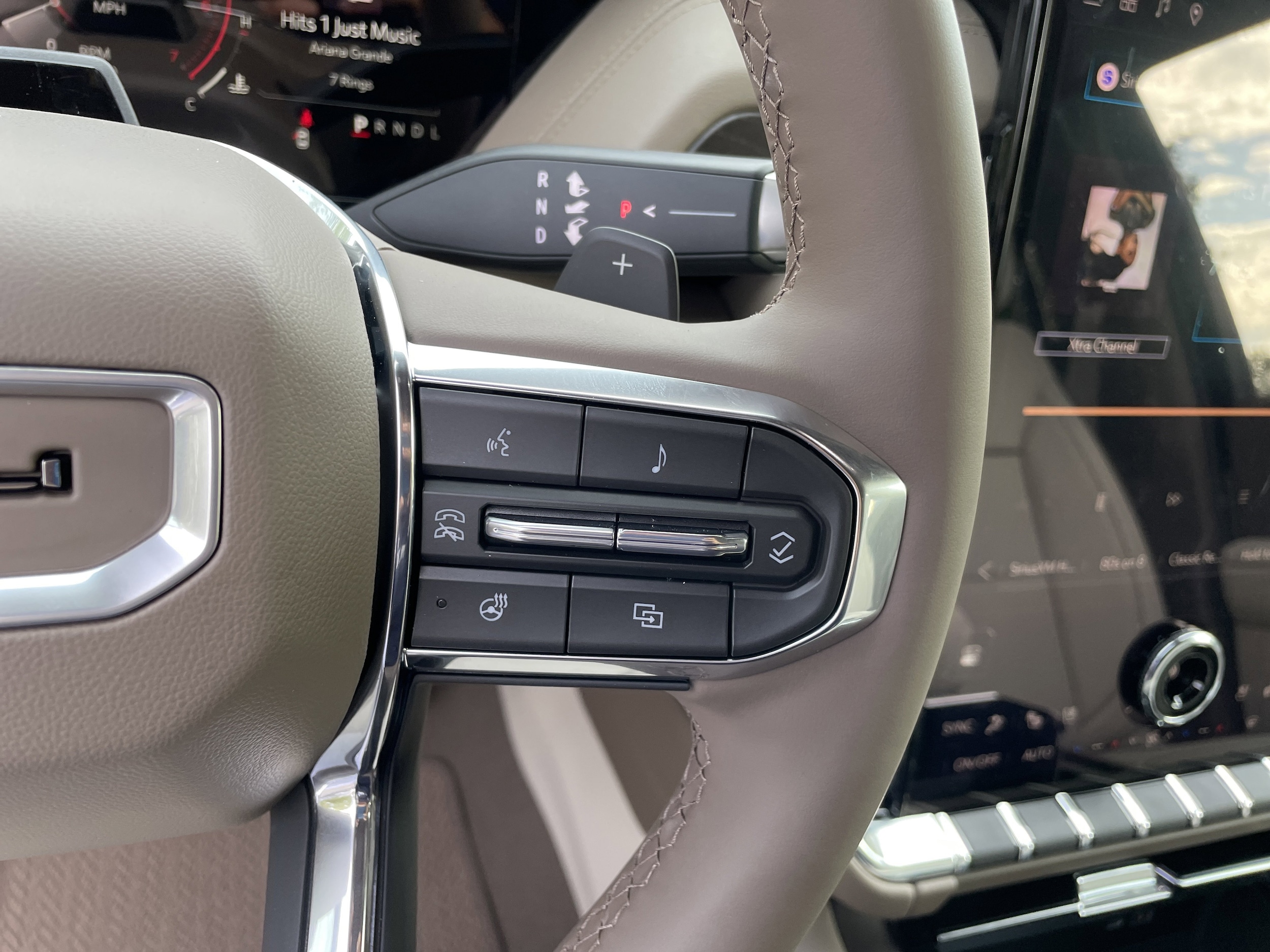 2026 GMC Yukon Denali - Photo 18