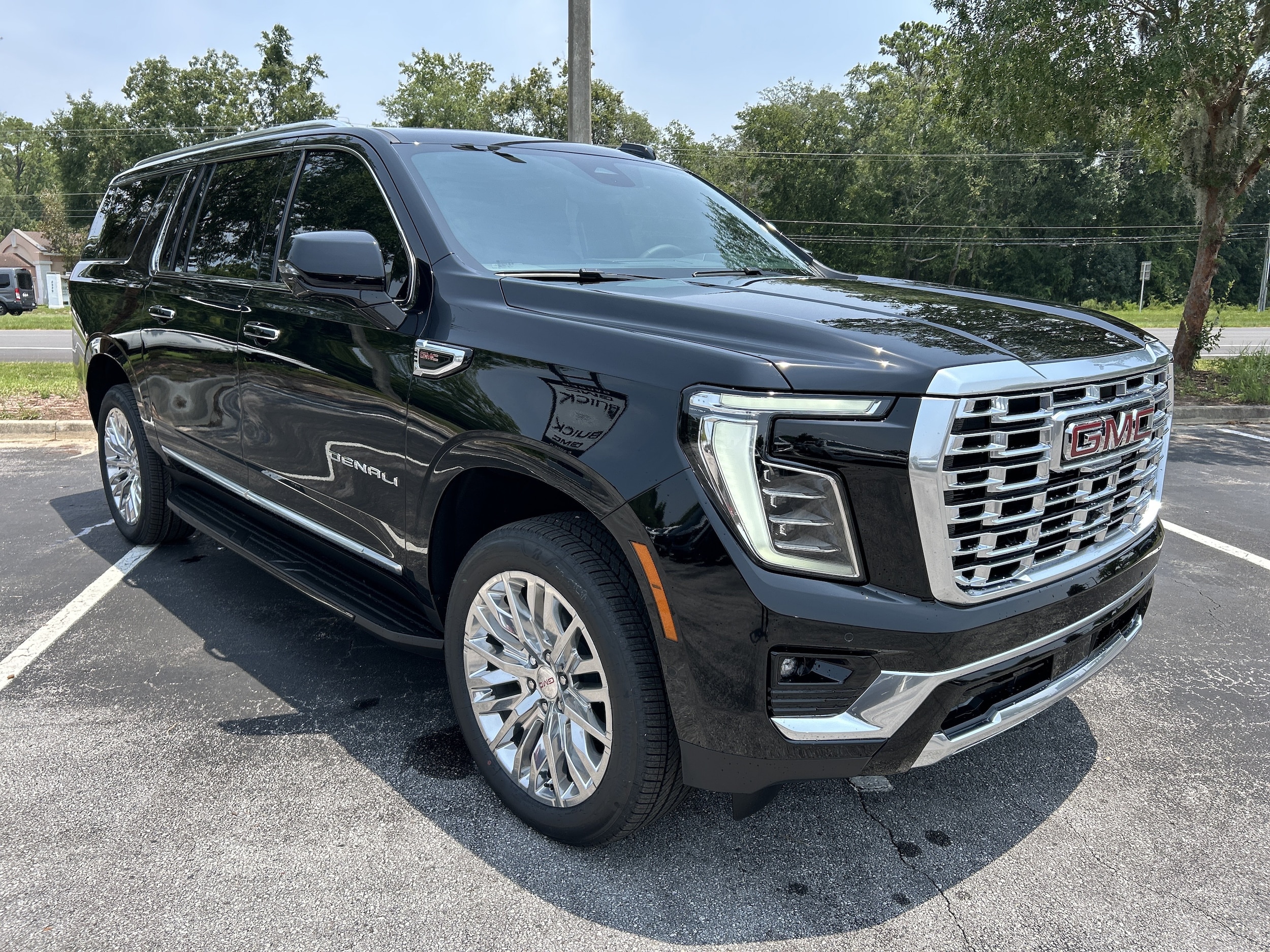 2026 GMC Yukon XL Denali - Photo 3