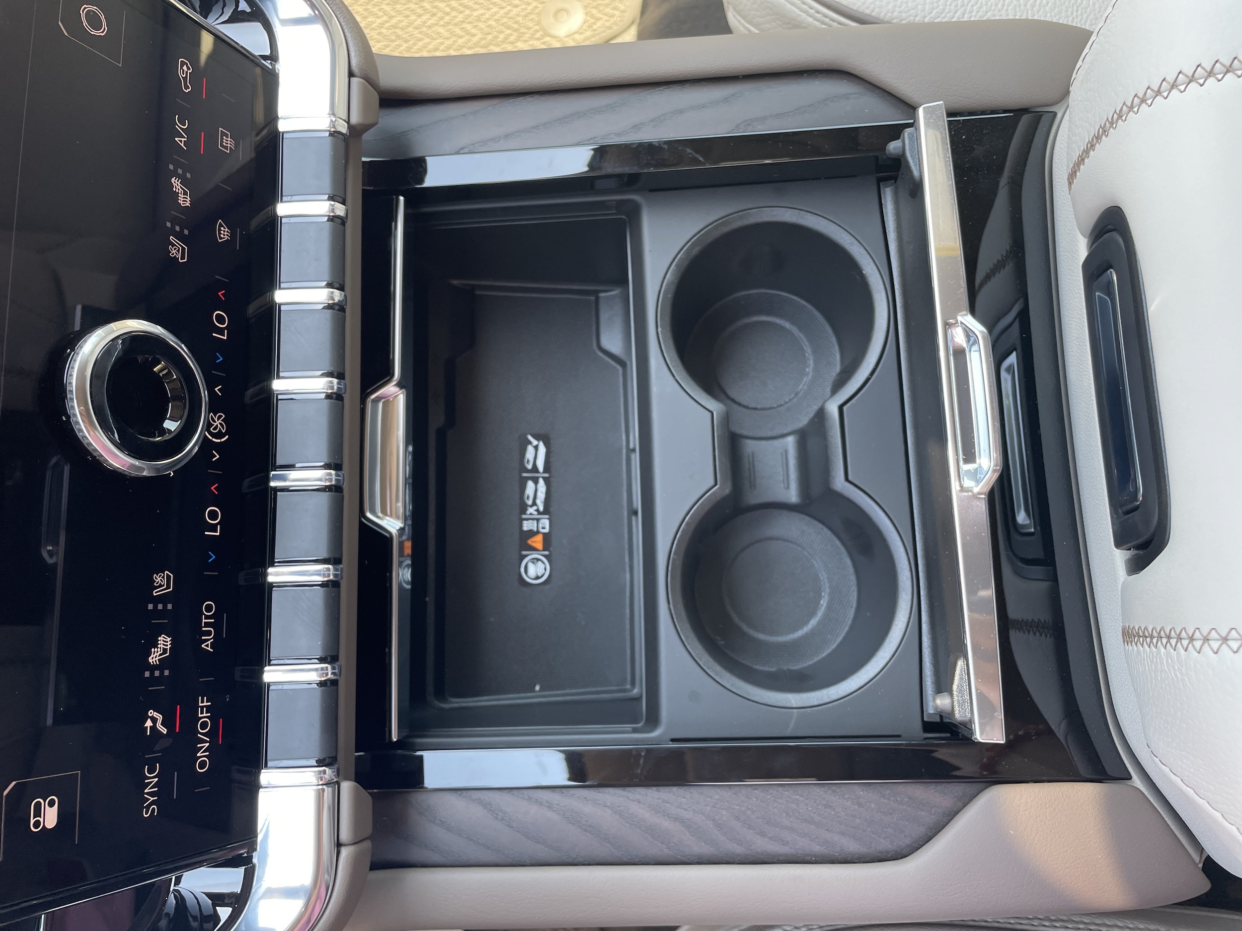 2026 GMC Yukon XL Denali - Photo 27