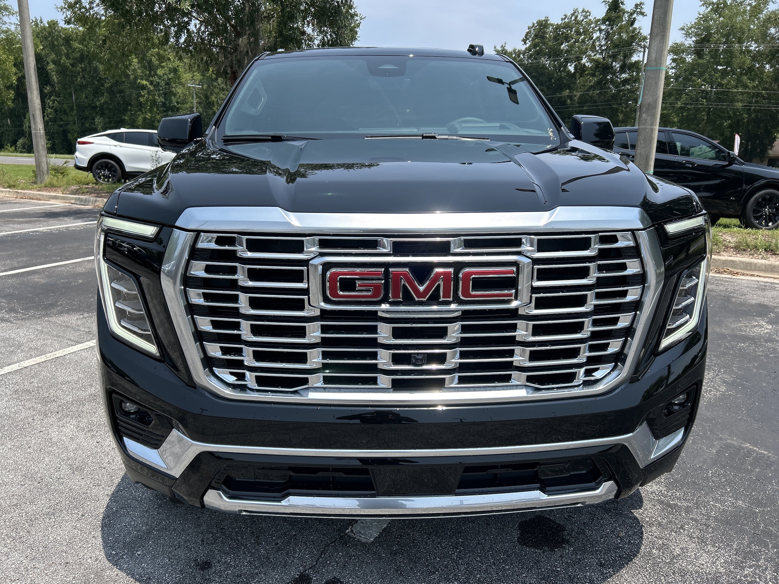 2026 GMC Yukon XL Denali - Photo 2