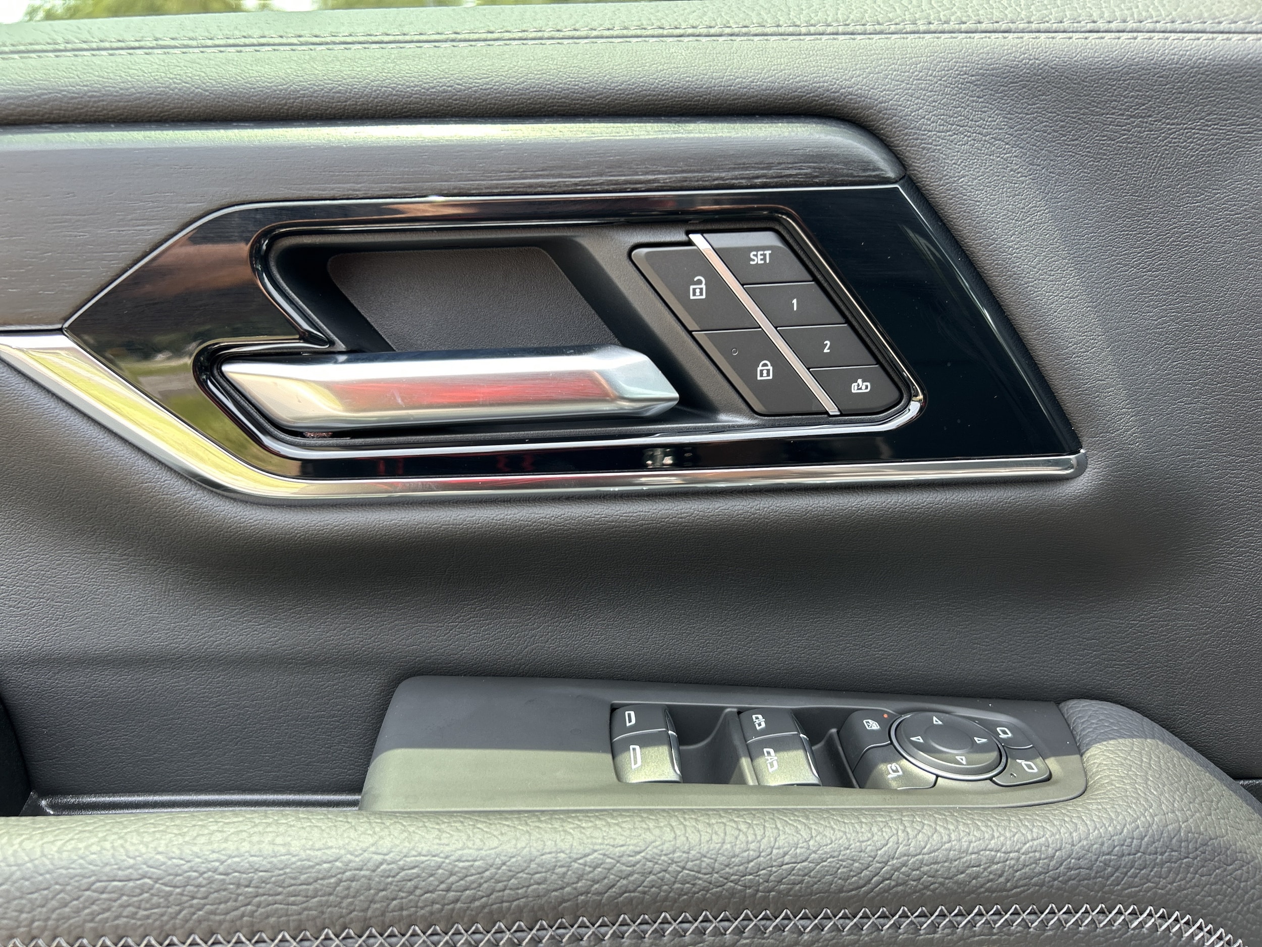 2026 GMC Yukon XL Denali - Photo 14