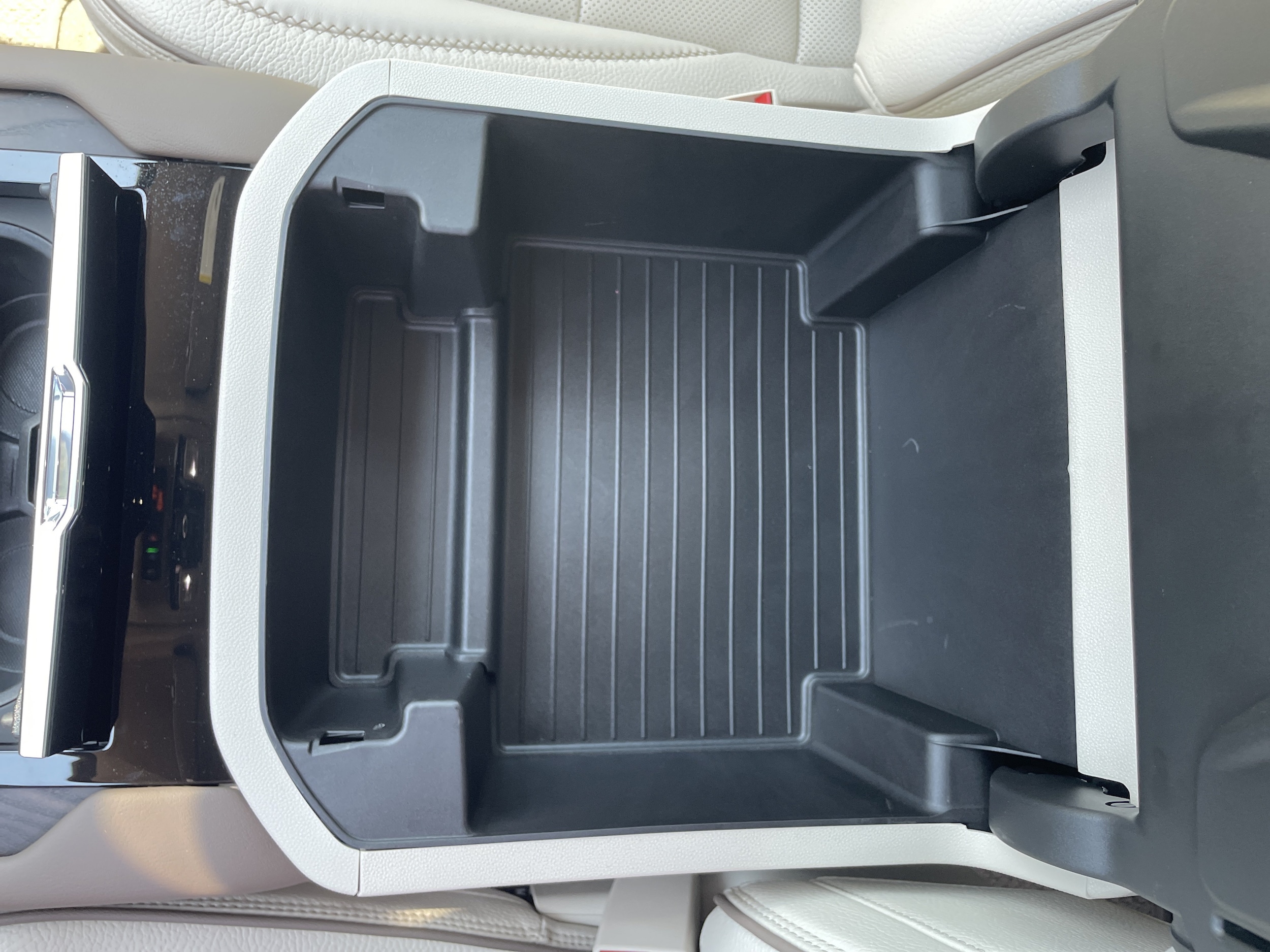 2026 GMC Yukon XL Denali - Photo 28