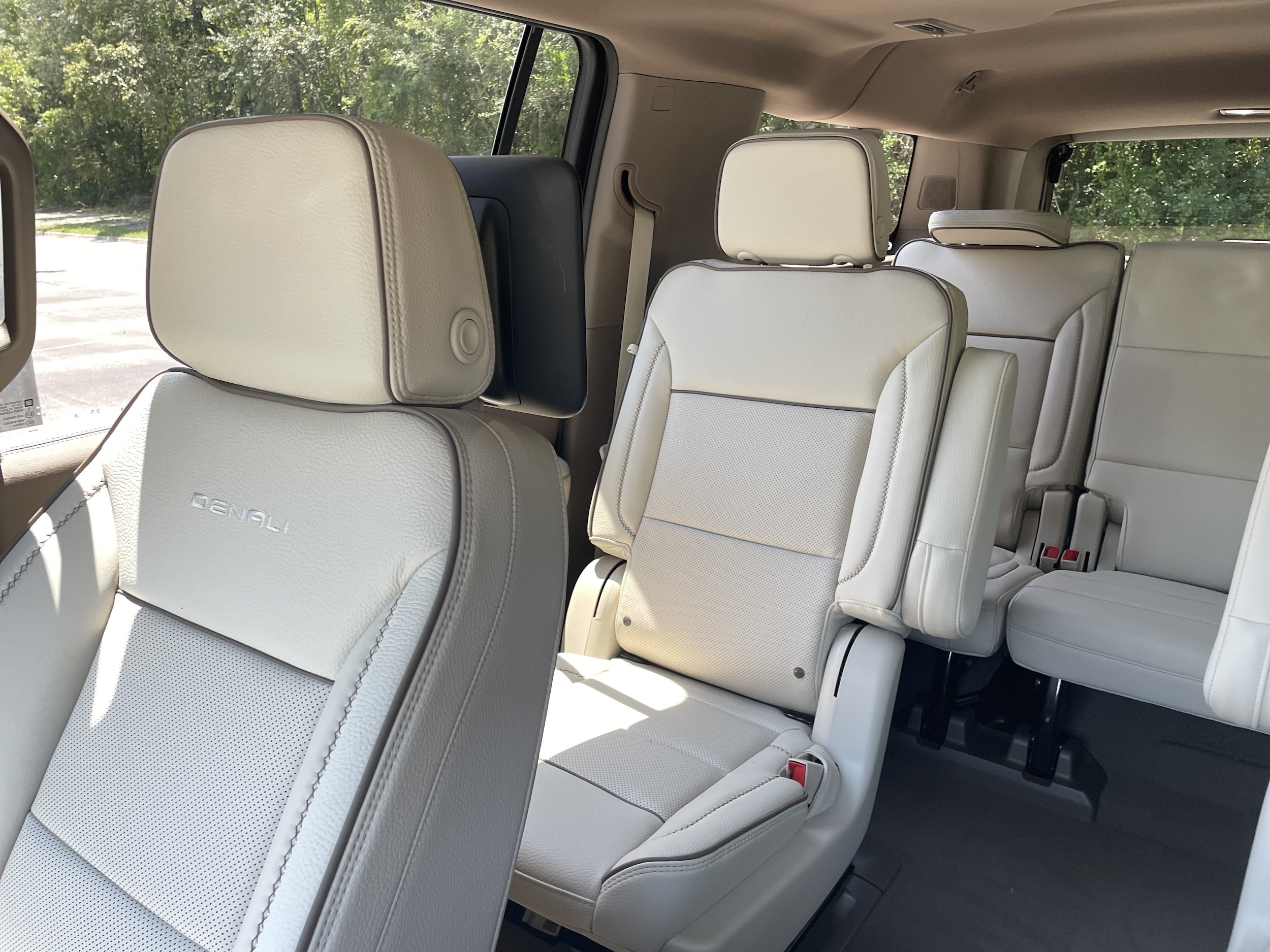 2026 GMC Yukon XL Denali - Photo 30
