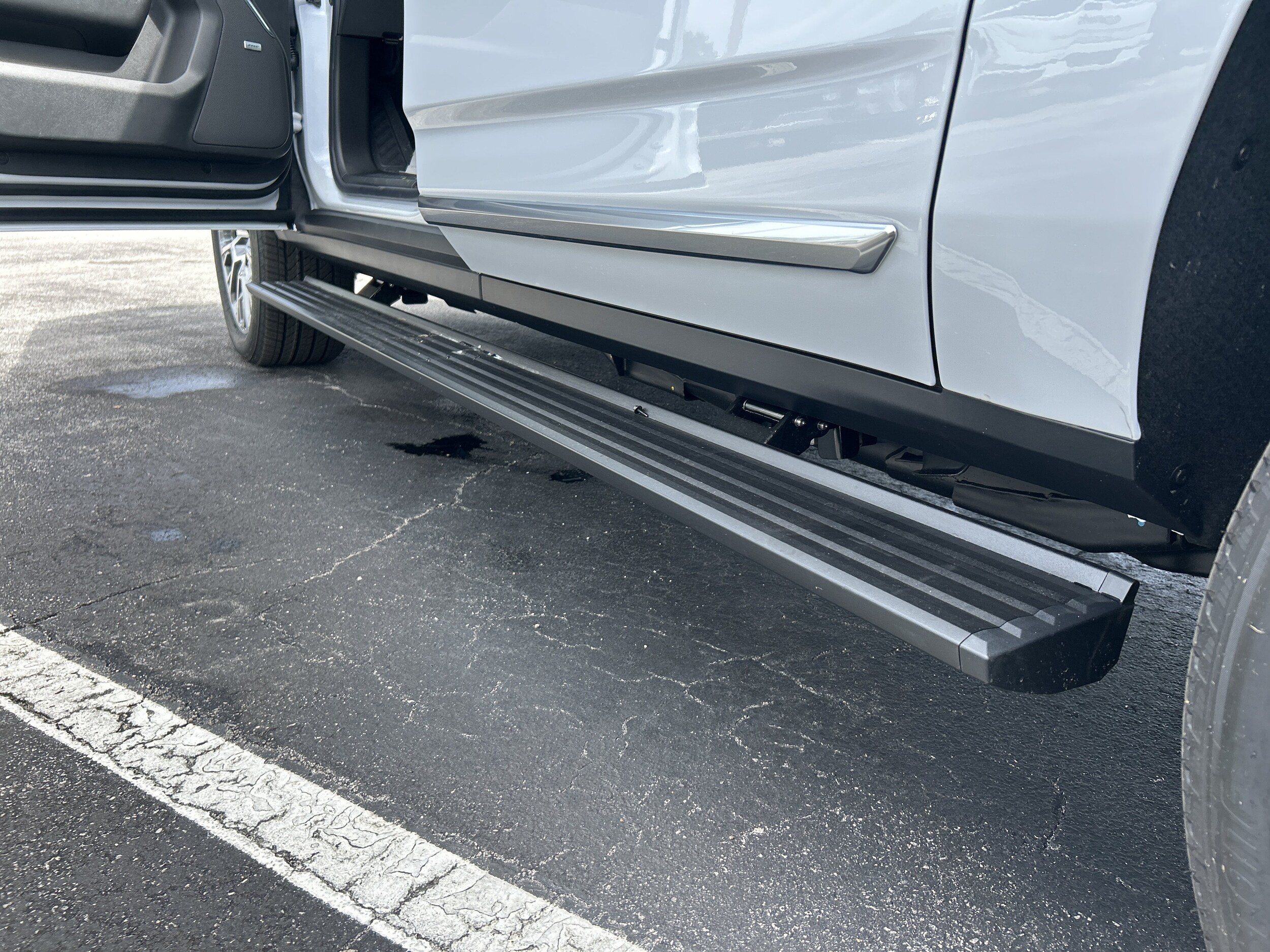 2026 GMC Yukon XL Denali - Photo 13