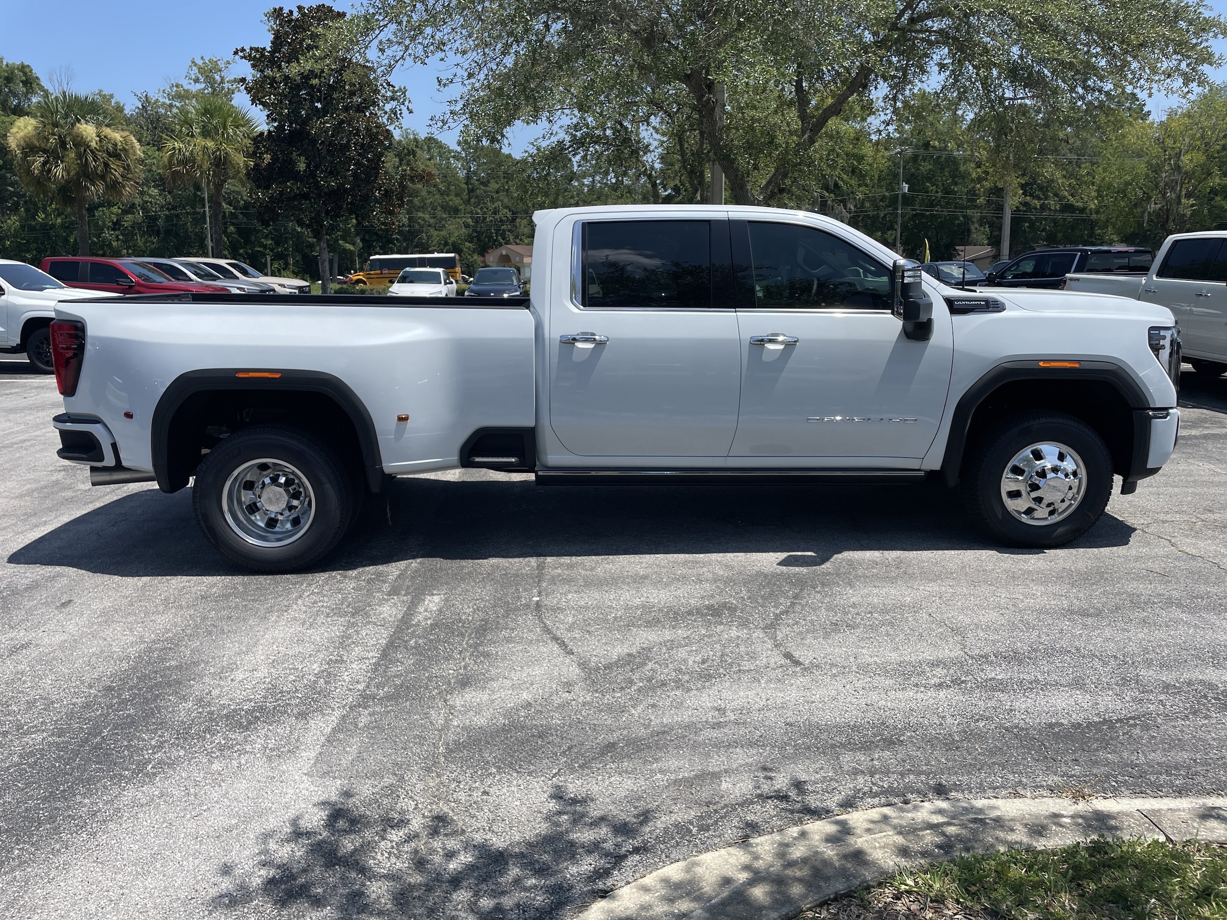 2026 GMC Sierra 3500HD Denali Ultimate - Photo 8
