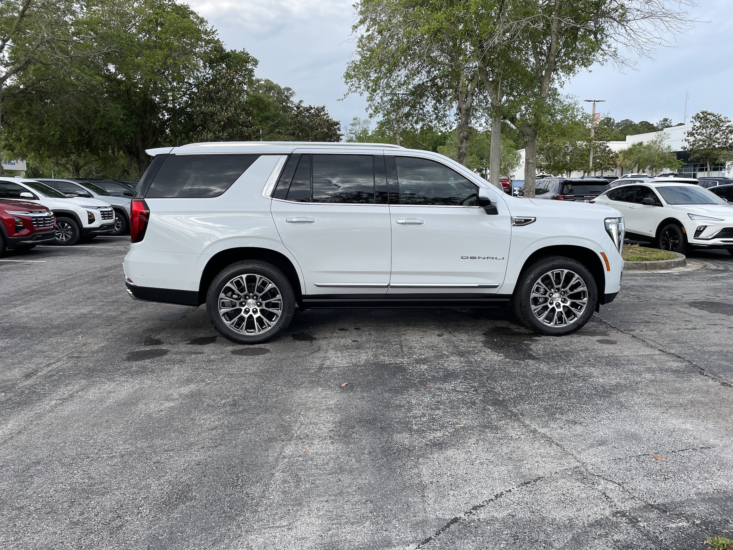 2026 GMC Yukon Denali - Photo 8