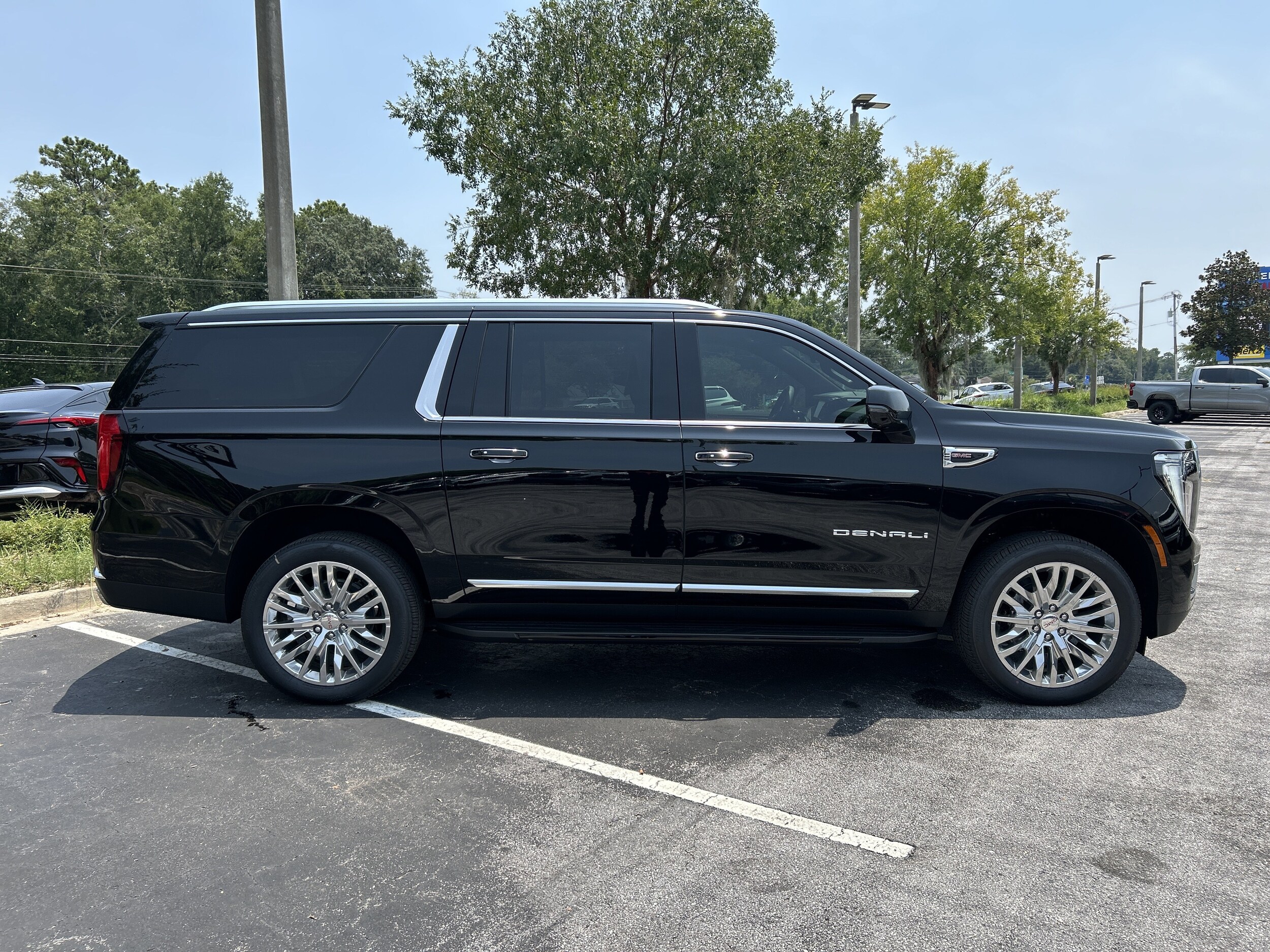 2026 GMC Yukon XL Denali - Photo 4