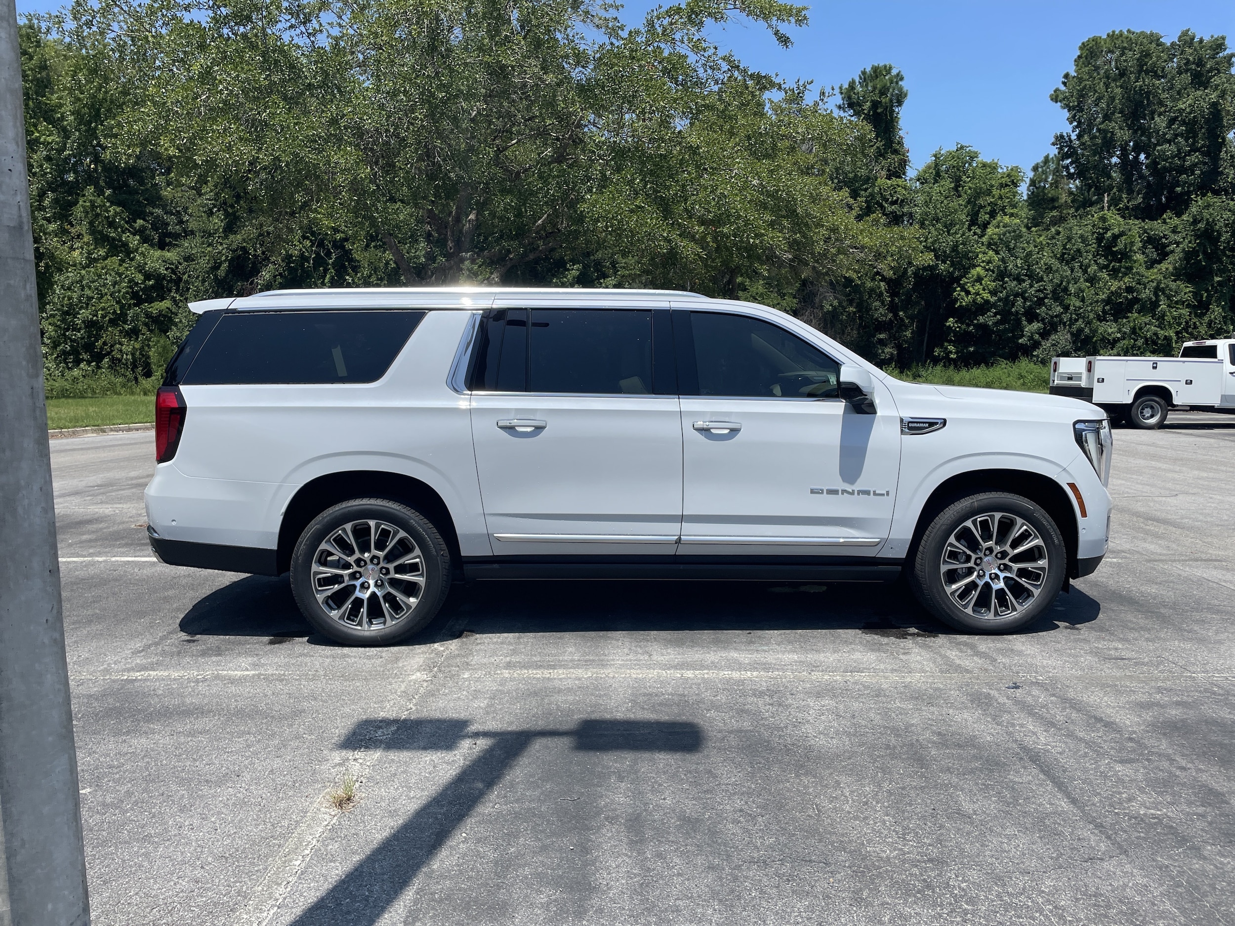 2026 GMC Yukon XL Denali - Photo 8