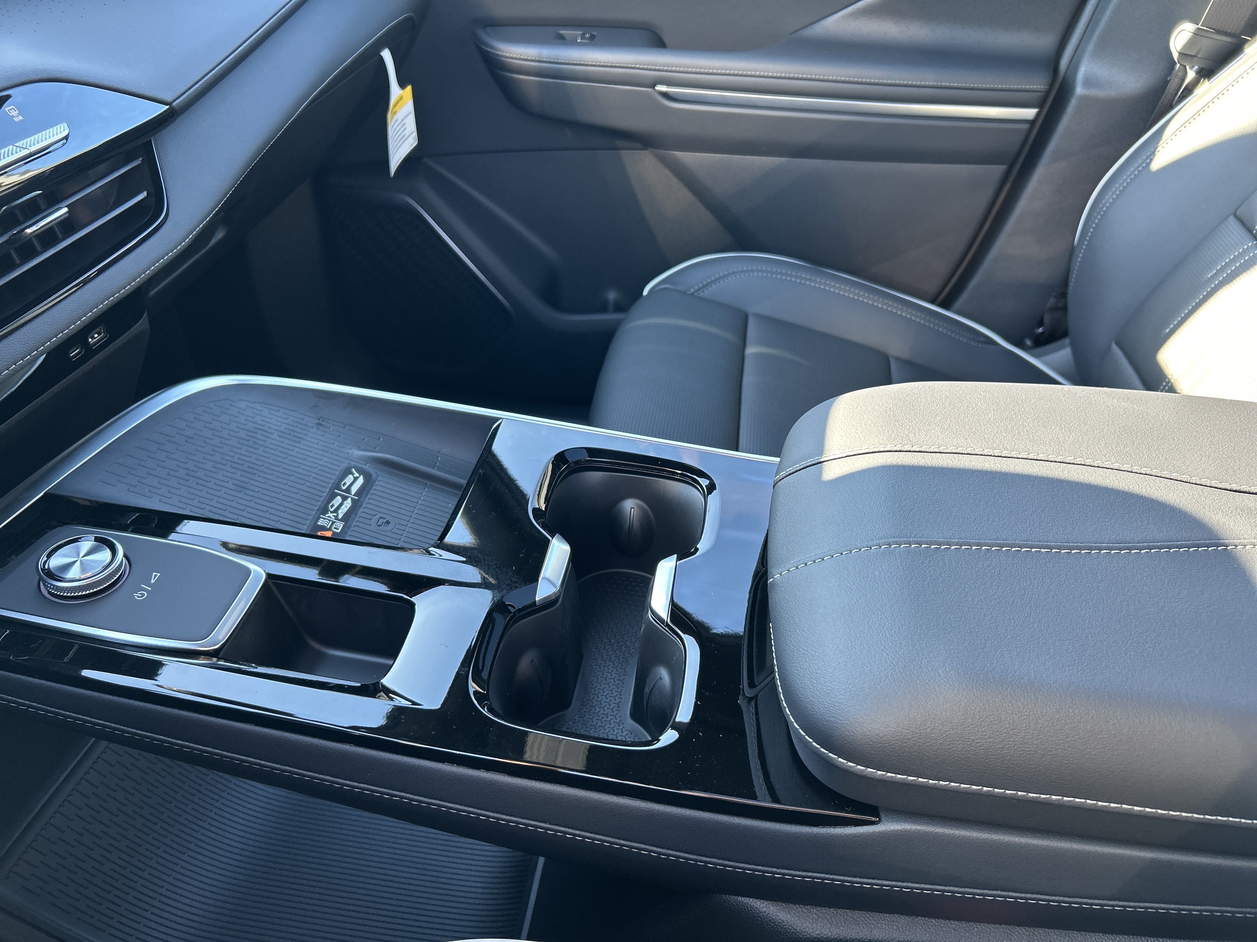 2027 Buick Enclave Avenir - Photo 24