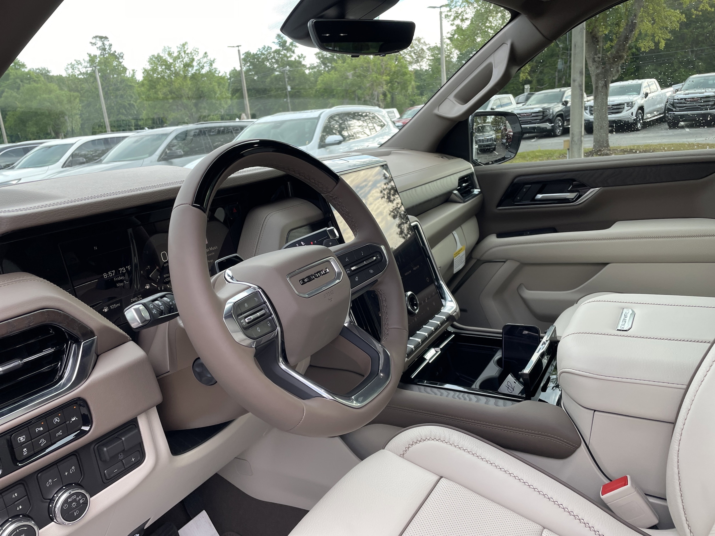 2026 GMC Yukon Denali - Photo 15