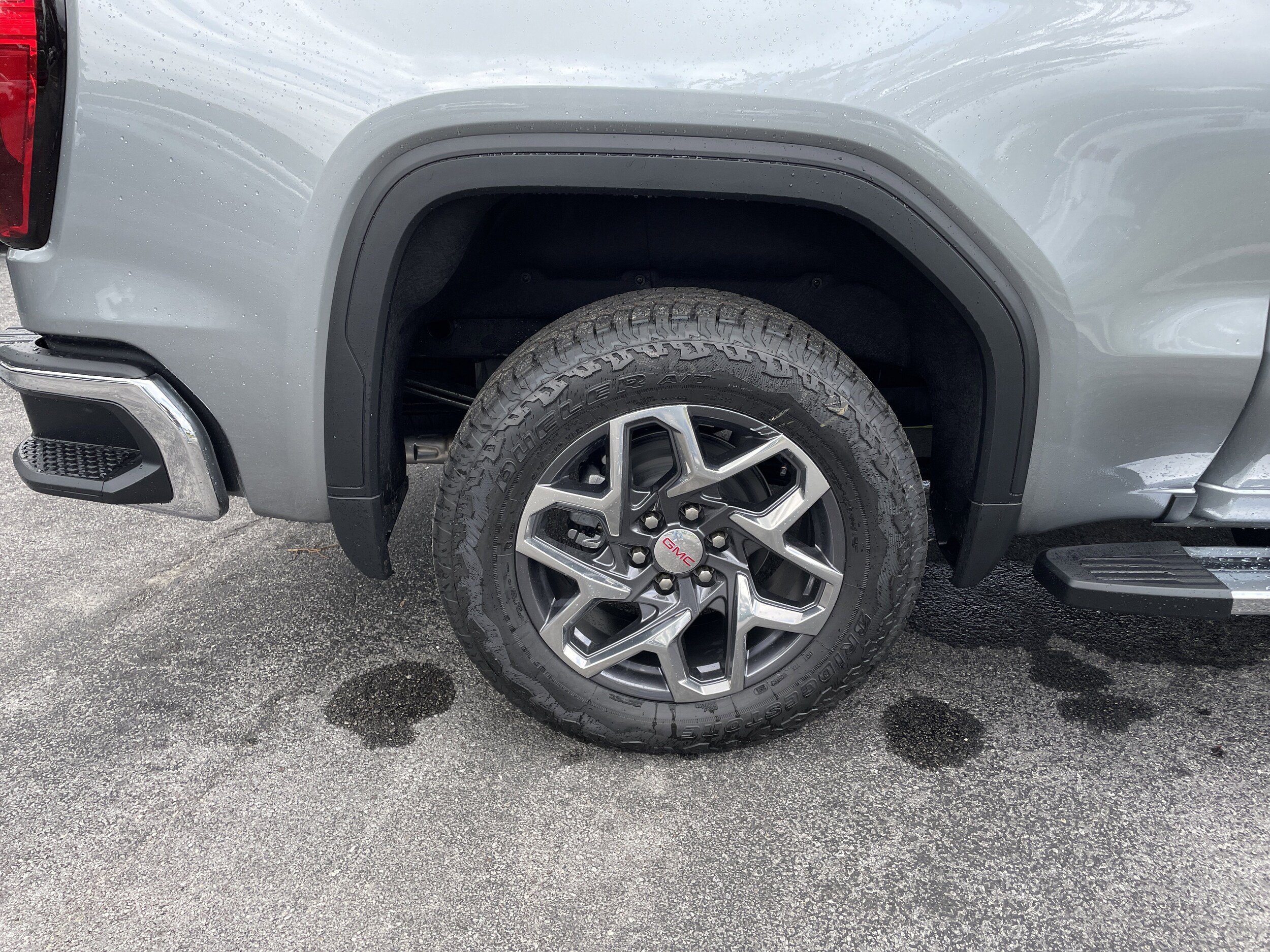 2026 GMC Sierra 1500 SLT - Photo 10