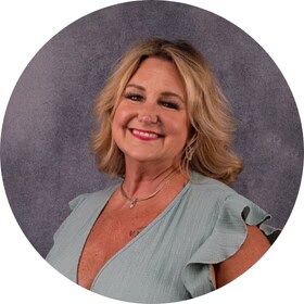 Staff member Kelly Rodis from ID_0fe1fe