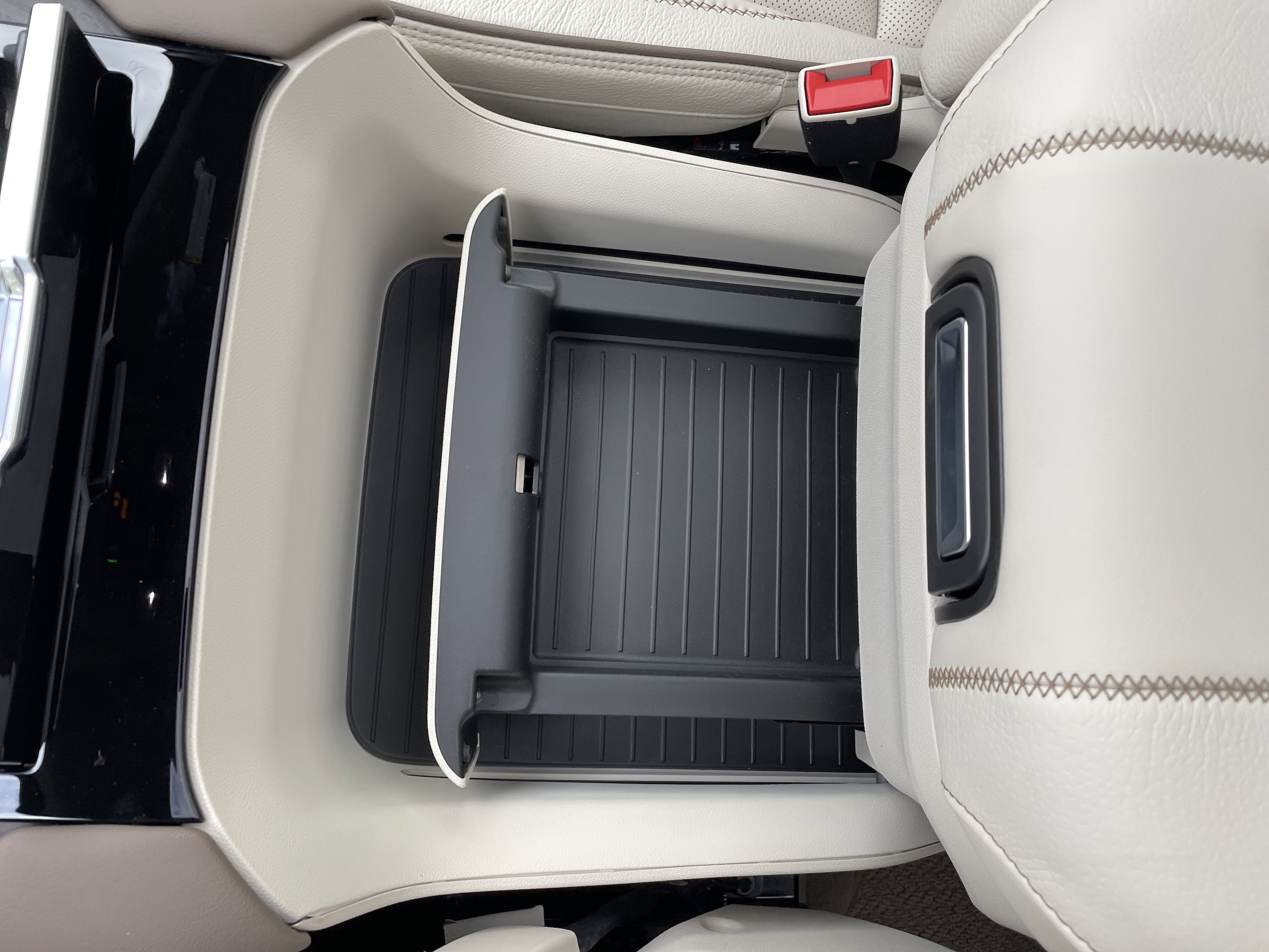 2026 GMC Yukon Denali - Photo 32