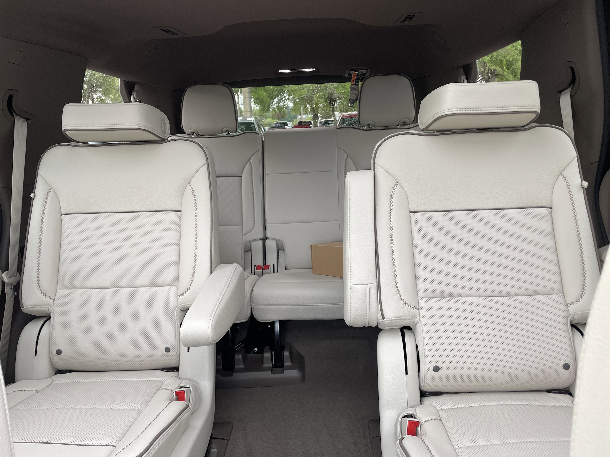 2026 GMC Yukon Denali - Photo 33